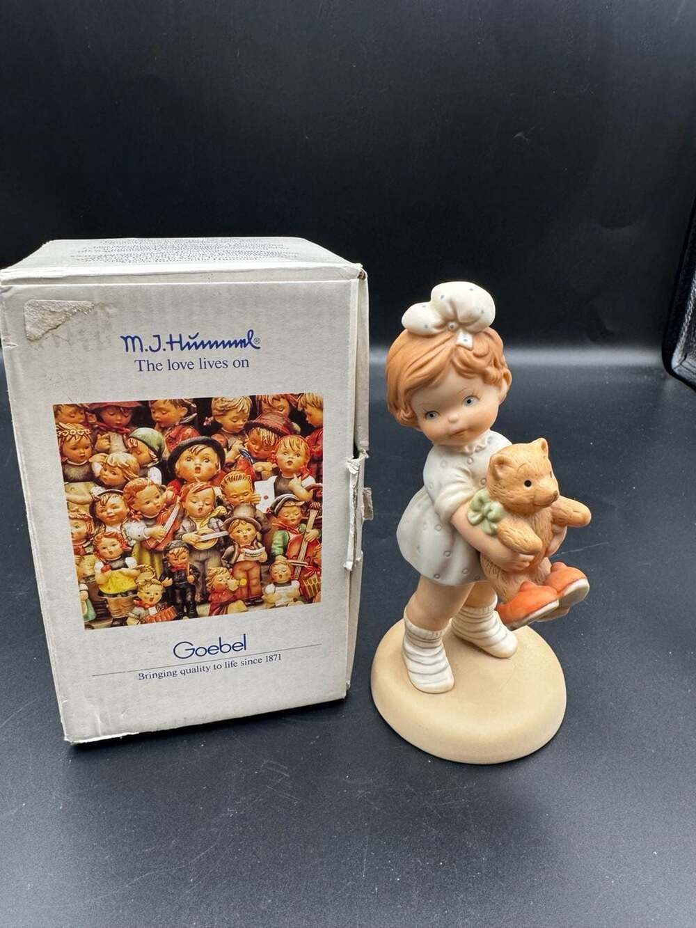 Goebel M.J. Hummel Time for Bed Figurine #637 Girl with Teddy Bear